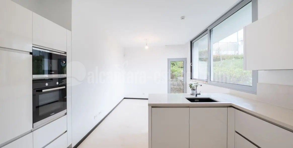 Semi Detached Villa in Meisho Hills, Marbella