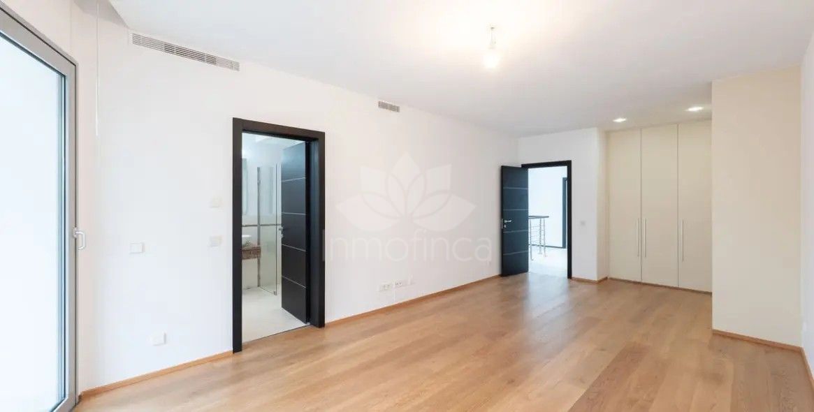 Semi Detached Villa in Meisho Hills, Marbella