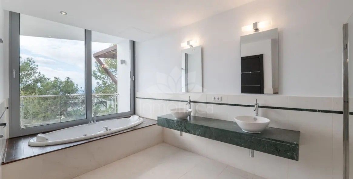 Semi Detached Villa in Meisho Hills, Marbella