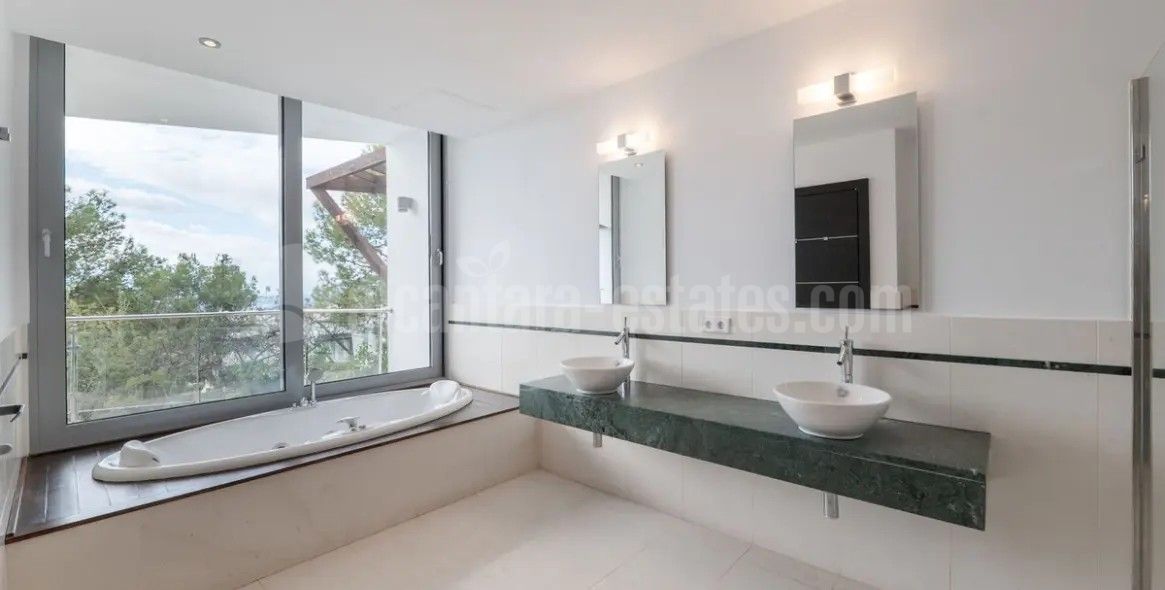 Semi Detached Villa in Meisho Hills, Marbella