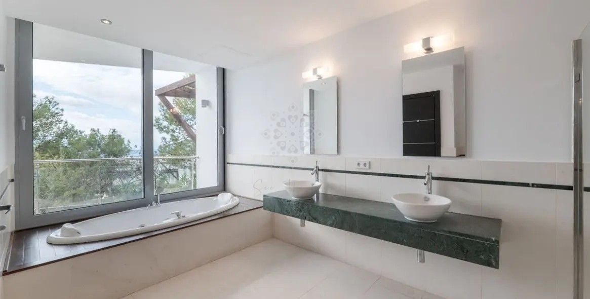 Semi Detached Villa in Meisho Hills, Marbella