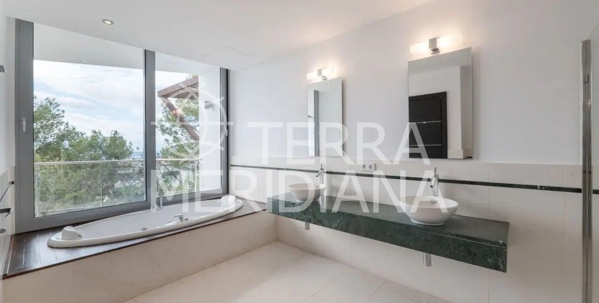 Semi Detached Villa in Meisho Hills, Marbella