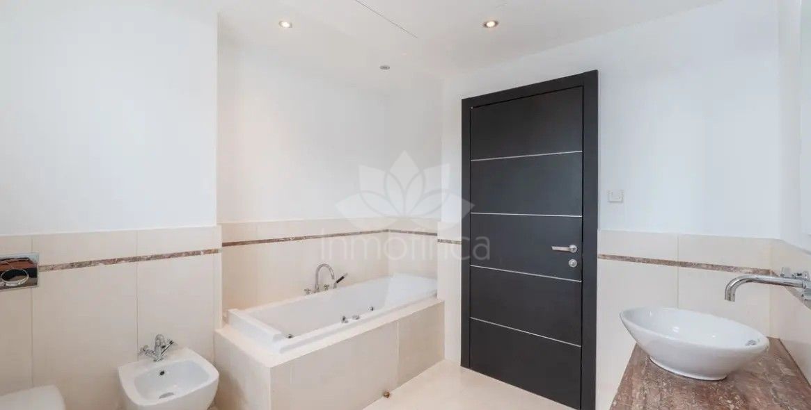 Semi Detached Villa in Meisho Hills, Marbella