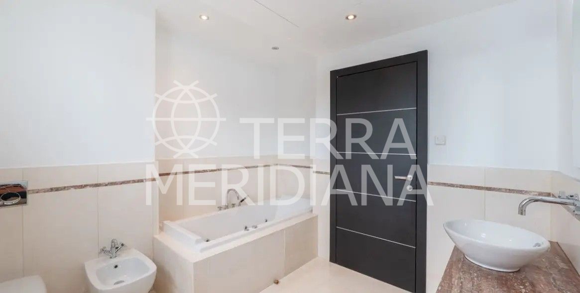 Semi Detached Villa in Meisho Hills, Marbella