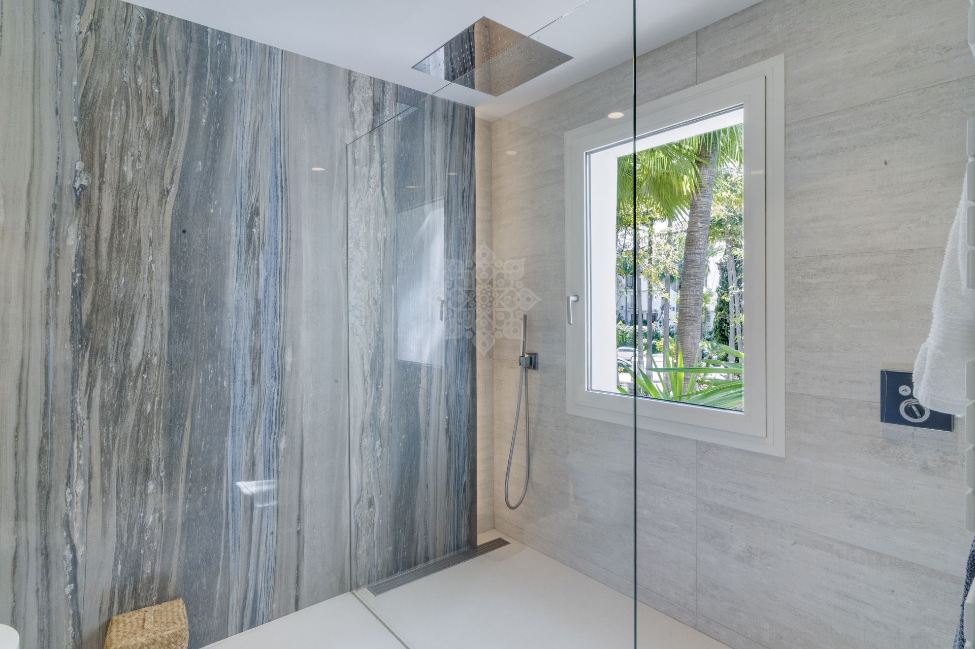 Apartment in Marina Puente Romano, Marbella
