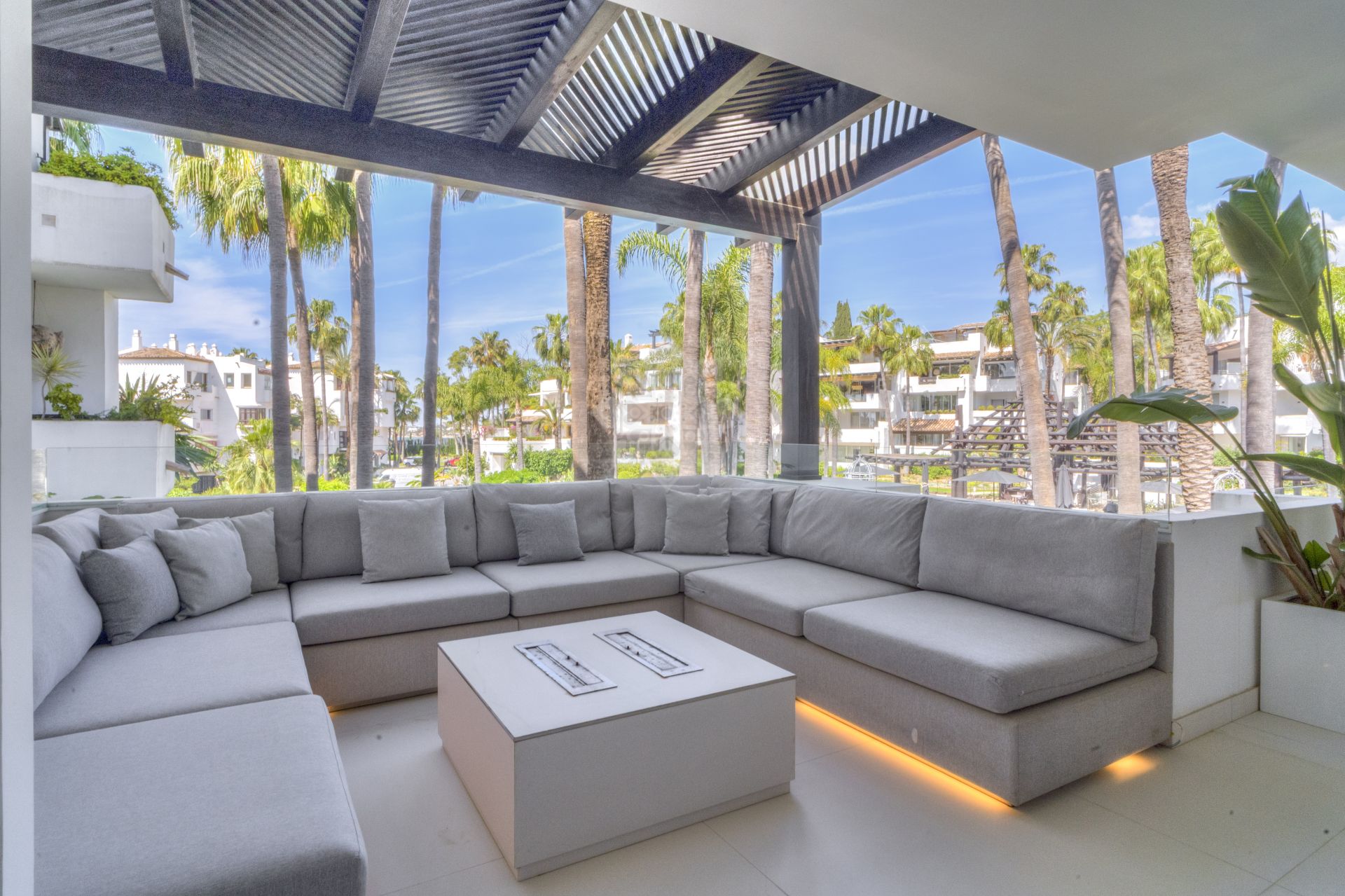 Apartment in Marina Puente Romano, Marbella