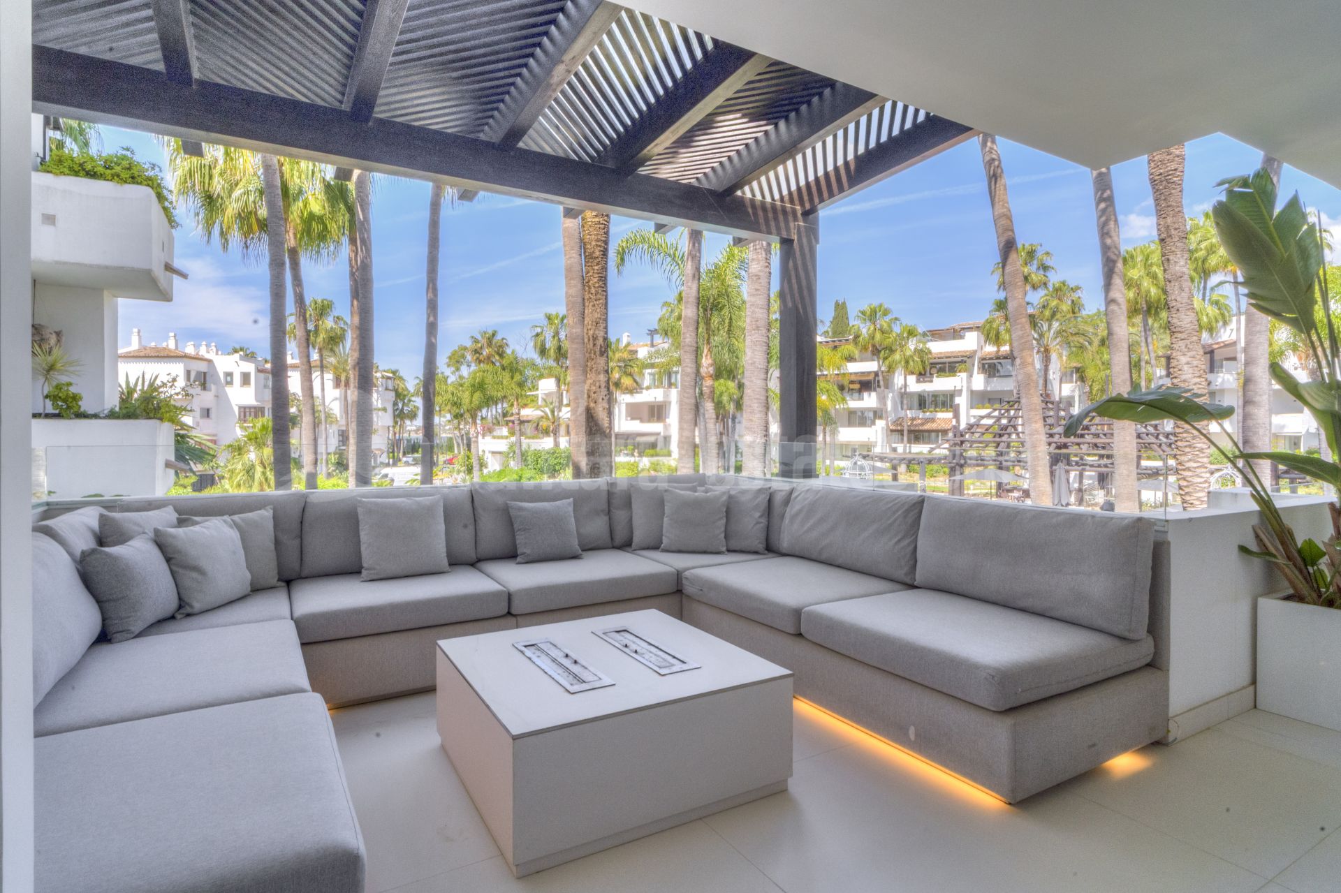 Apartamento en Marina Puente Romano, Marbella