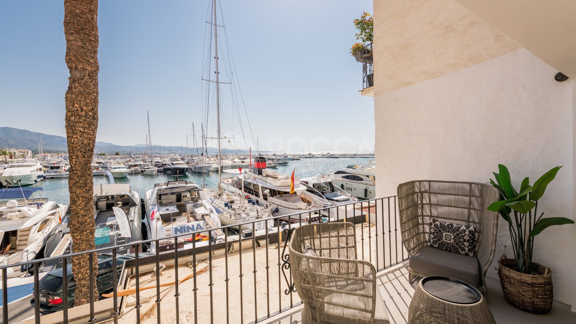Luxury Renovated Frontline Apartment with Panoramic Views in Benabola, Puerto Banús