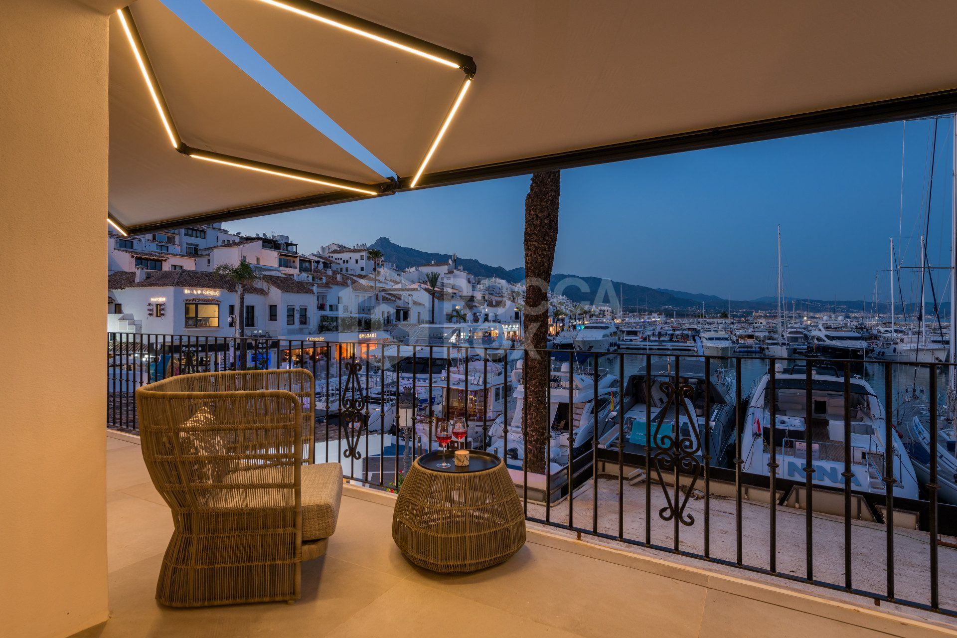 Luxury Renovated Frontline Apartment with Panoramic Views in Benabola, Puerto Banús