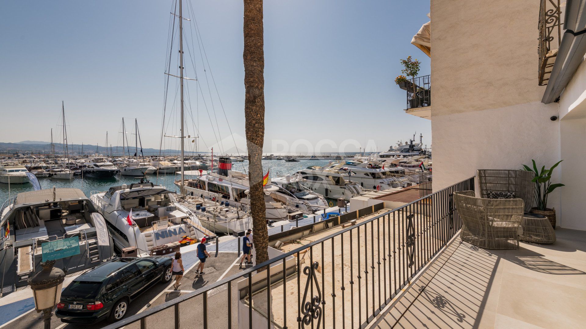 Luxury Renovated Frontline Apartment with Panoramic Views in Benabola, Puerto Banús