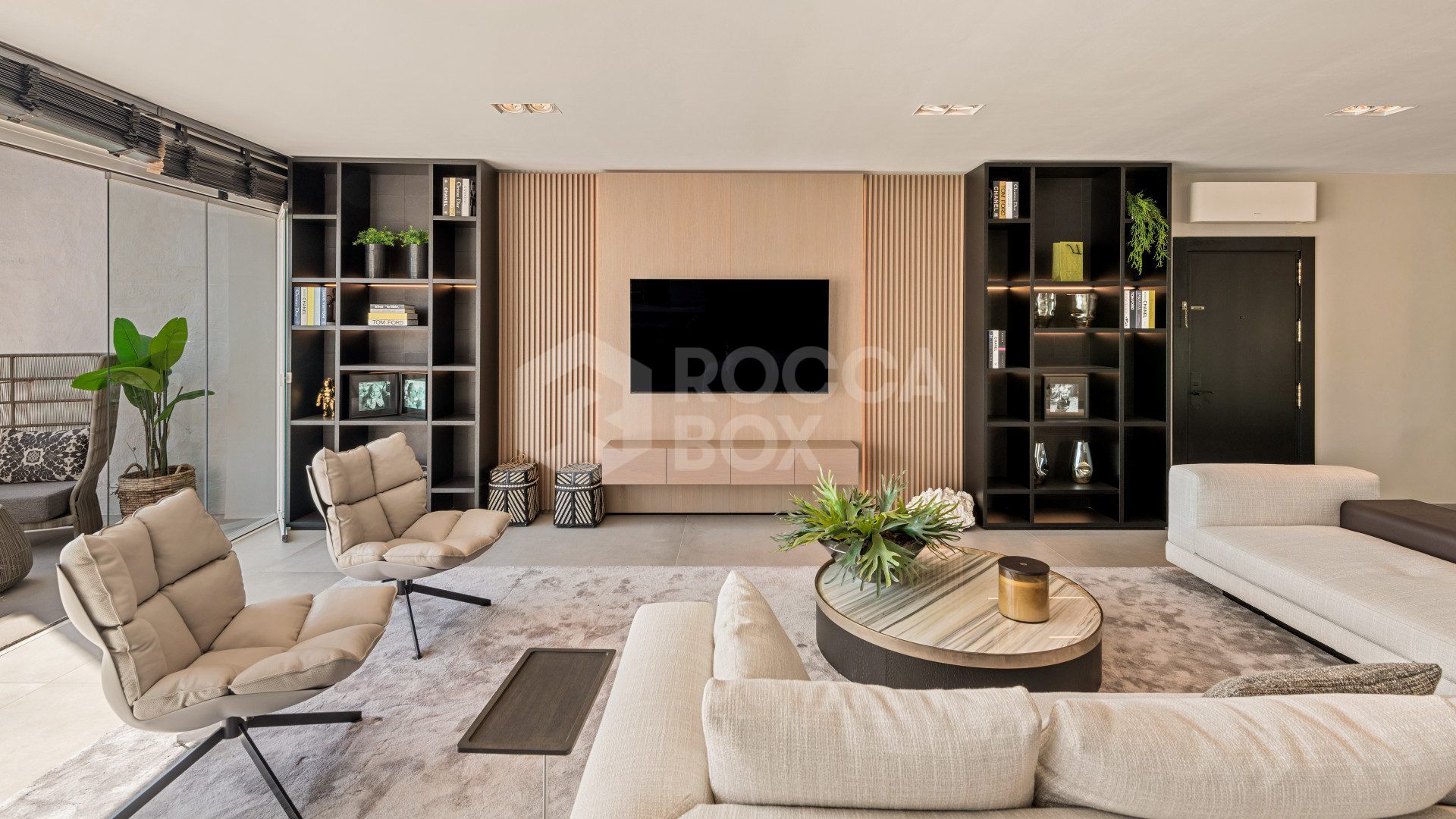 Luxury Renovated Frontline Apartment with Panoramic Views in Benabola, Puerto Banús
