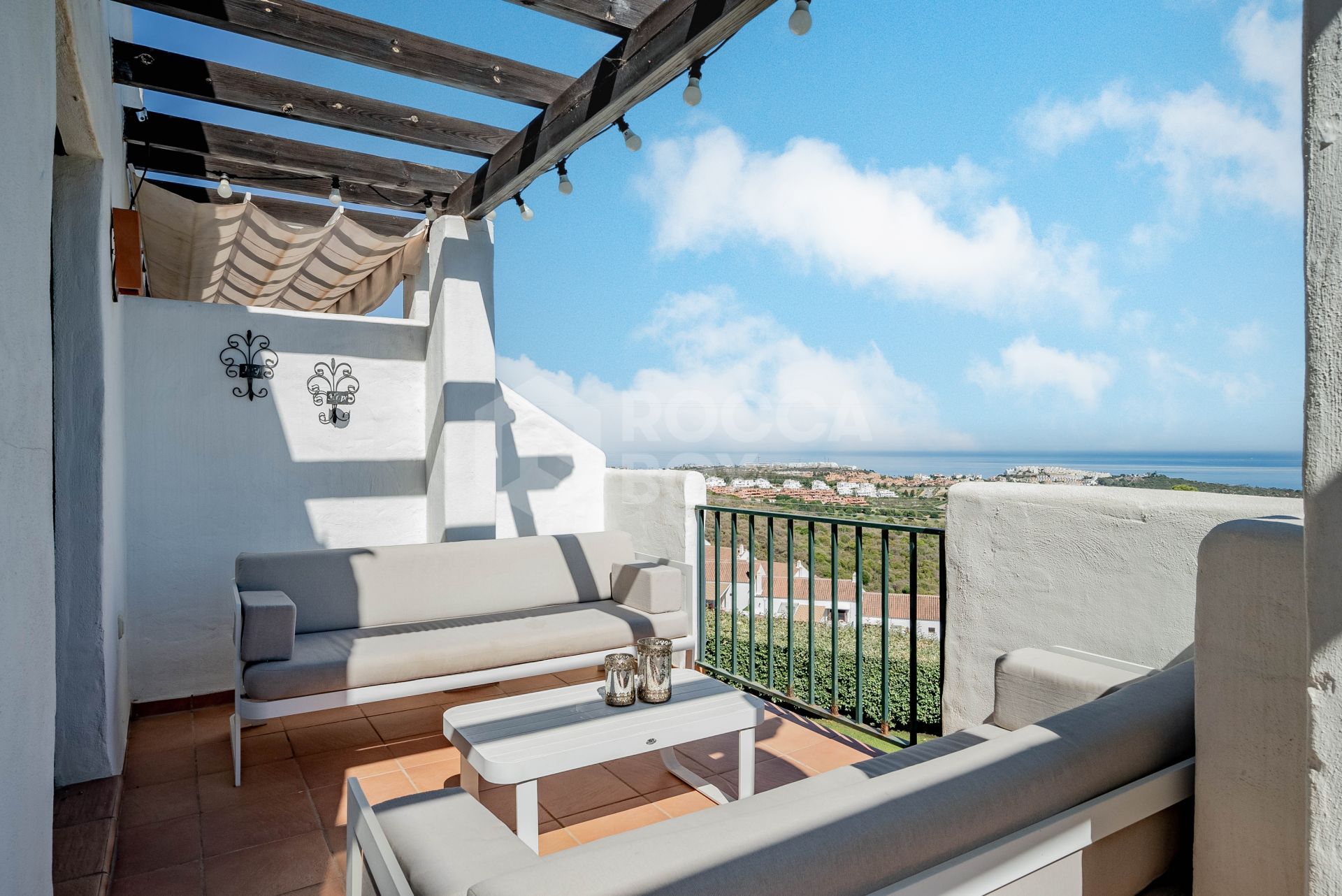 Spectacular 2-Bedroom Apartment with Unparalleled Views, Perfect for Your Summer Escape.