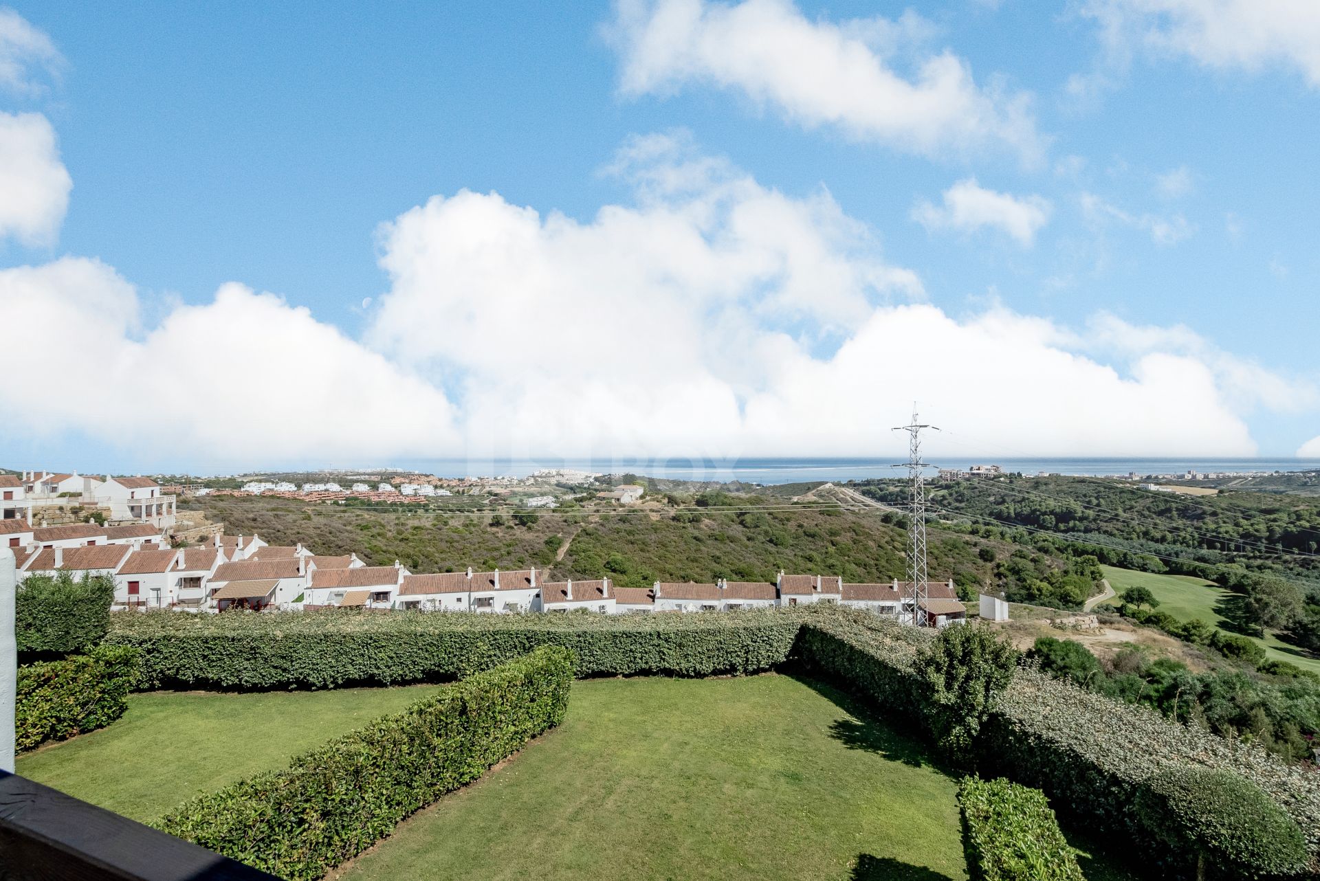 Spectacular 2-Bedroom Apartment with Unparalleled Views, Perfect for Your Summer Escape.