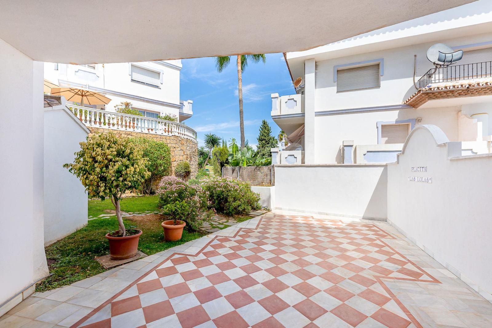 Top Renovated 2-Bed Apartment in the Heart of Nueva Andalucía