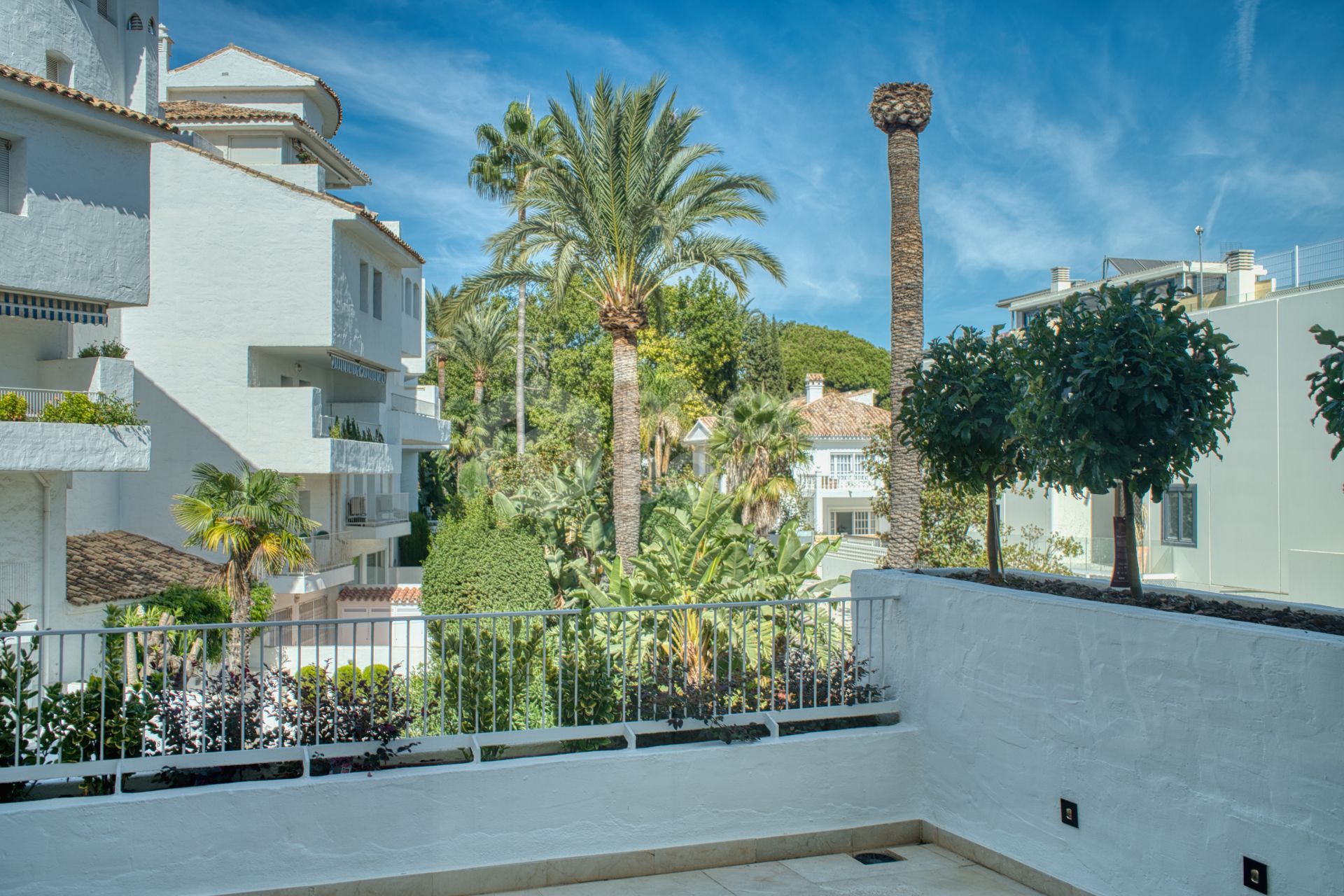 Stunning Duplex Apartment in Marbella – Birdie Club, Río Real