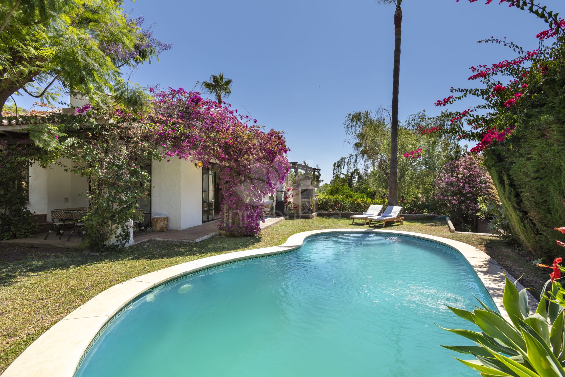 Villa in Nueva Atalaya, Estepona