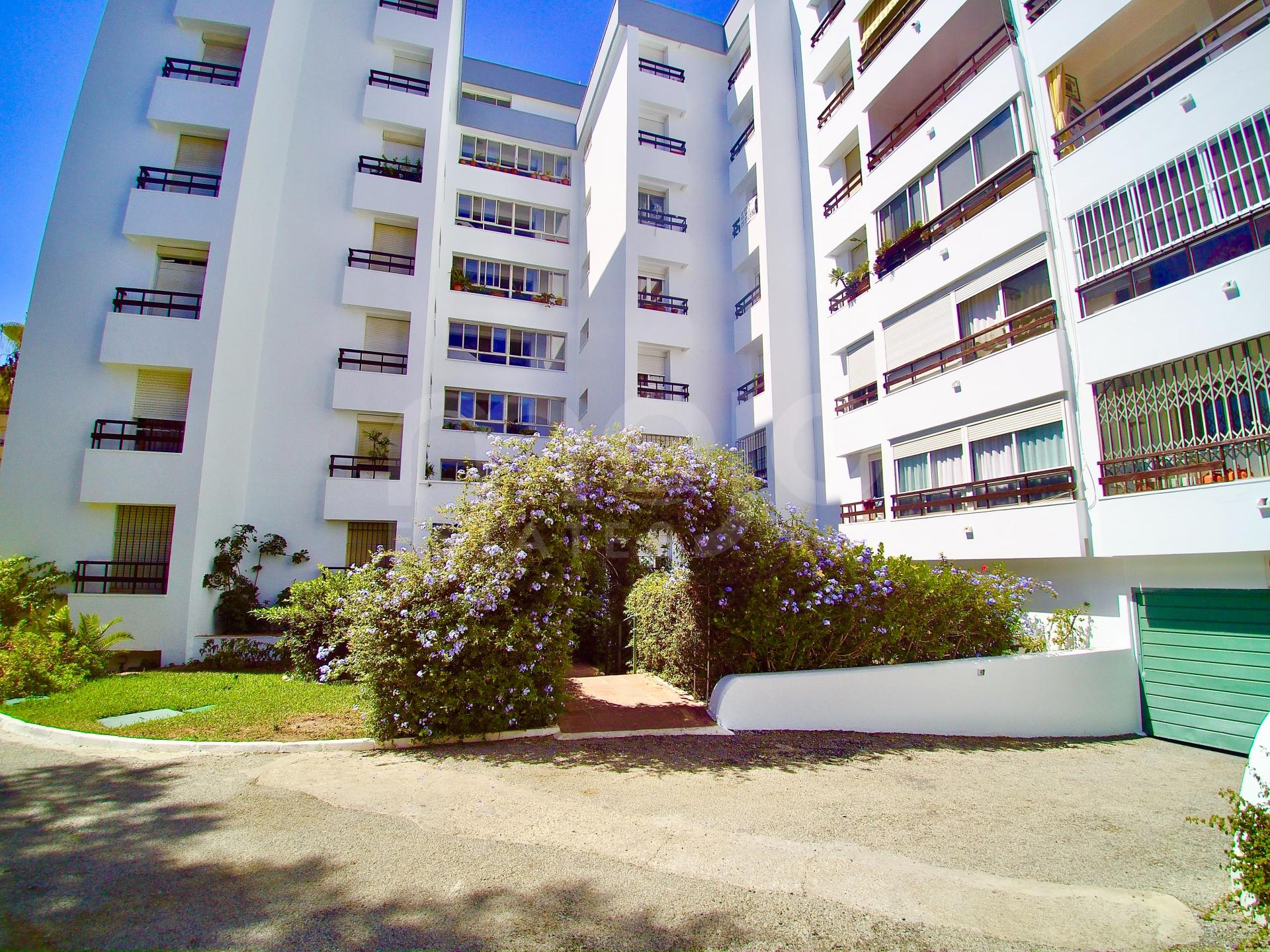 Apartment for sale in La Campana, Nueva Andalucia
