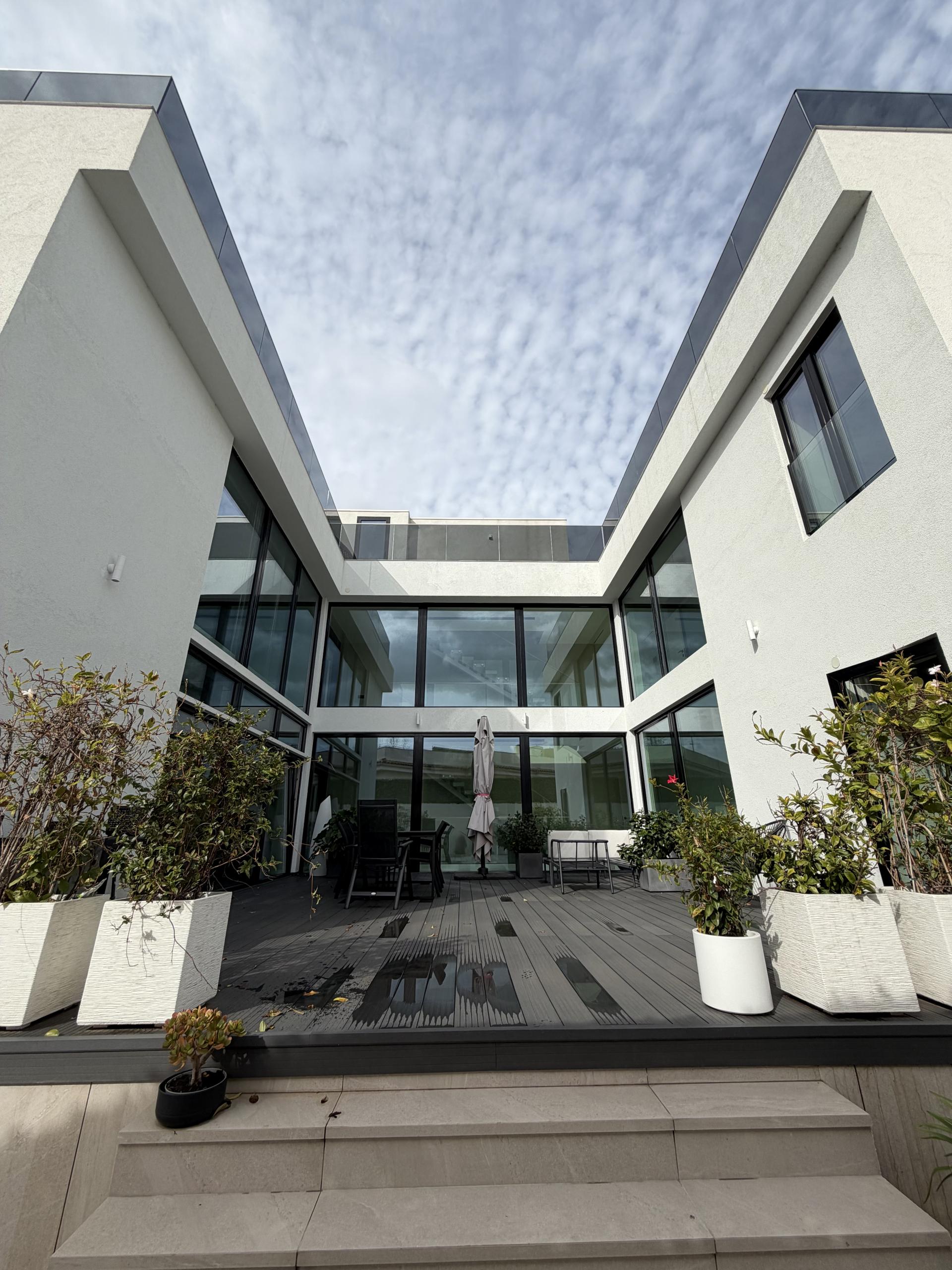 Luxury Villa Just 5 Minutes’ Walk from Benalmádena Beach and Puerto Marina