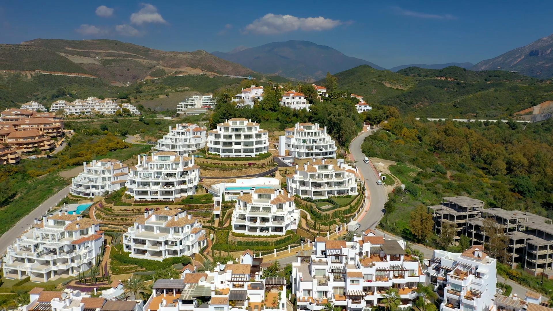 Prachtig appartement van 7 kamers, in de urb. Negen Lions, Nueva Andalucía, Marbella.