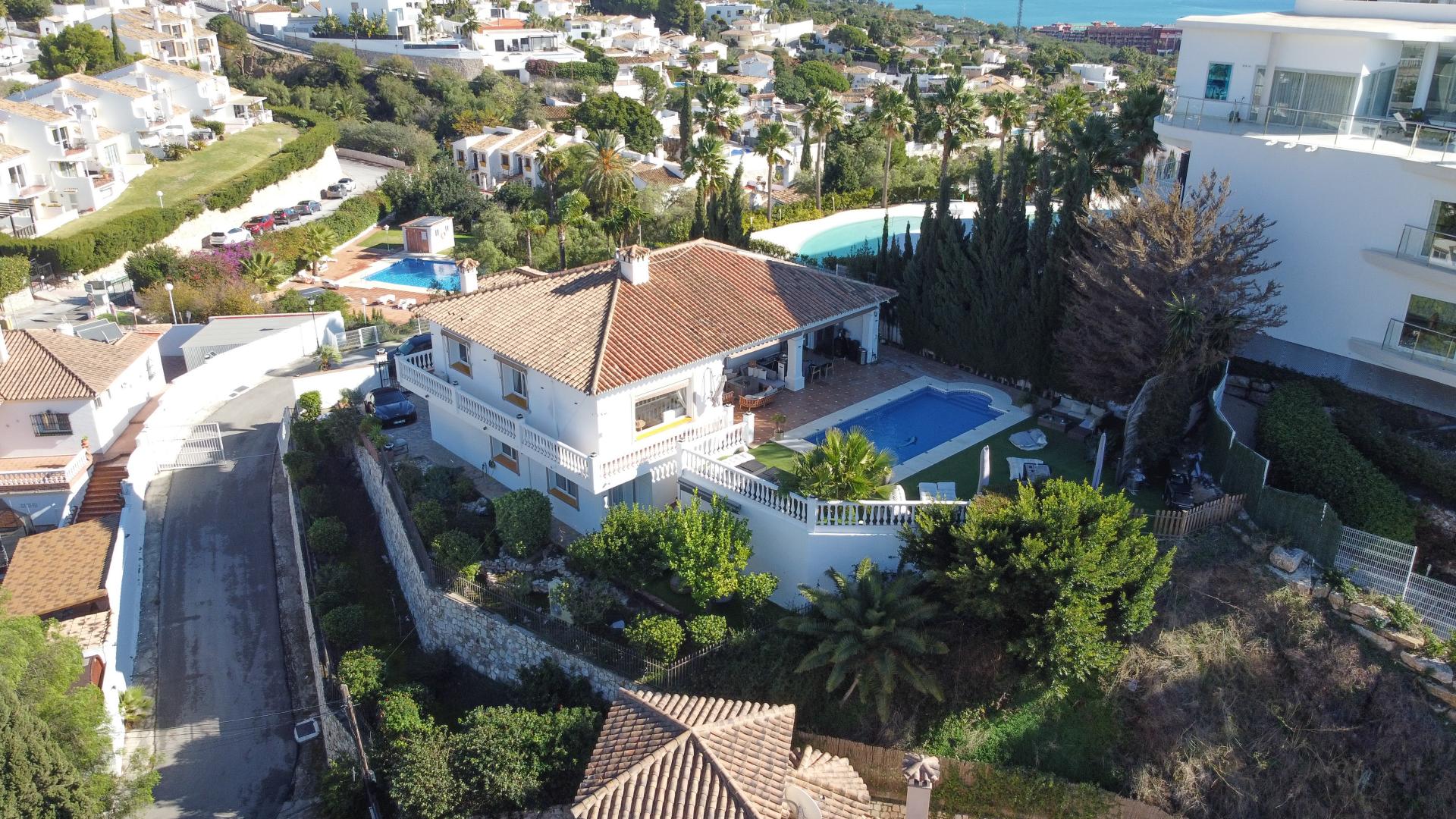 Villa til salg i La Capellania, Benalmadena