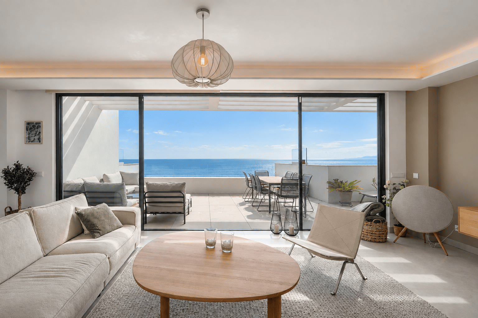 Impresionante ático dúplex en Benalmádena con vistas panorámicas al mar