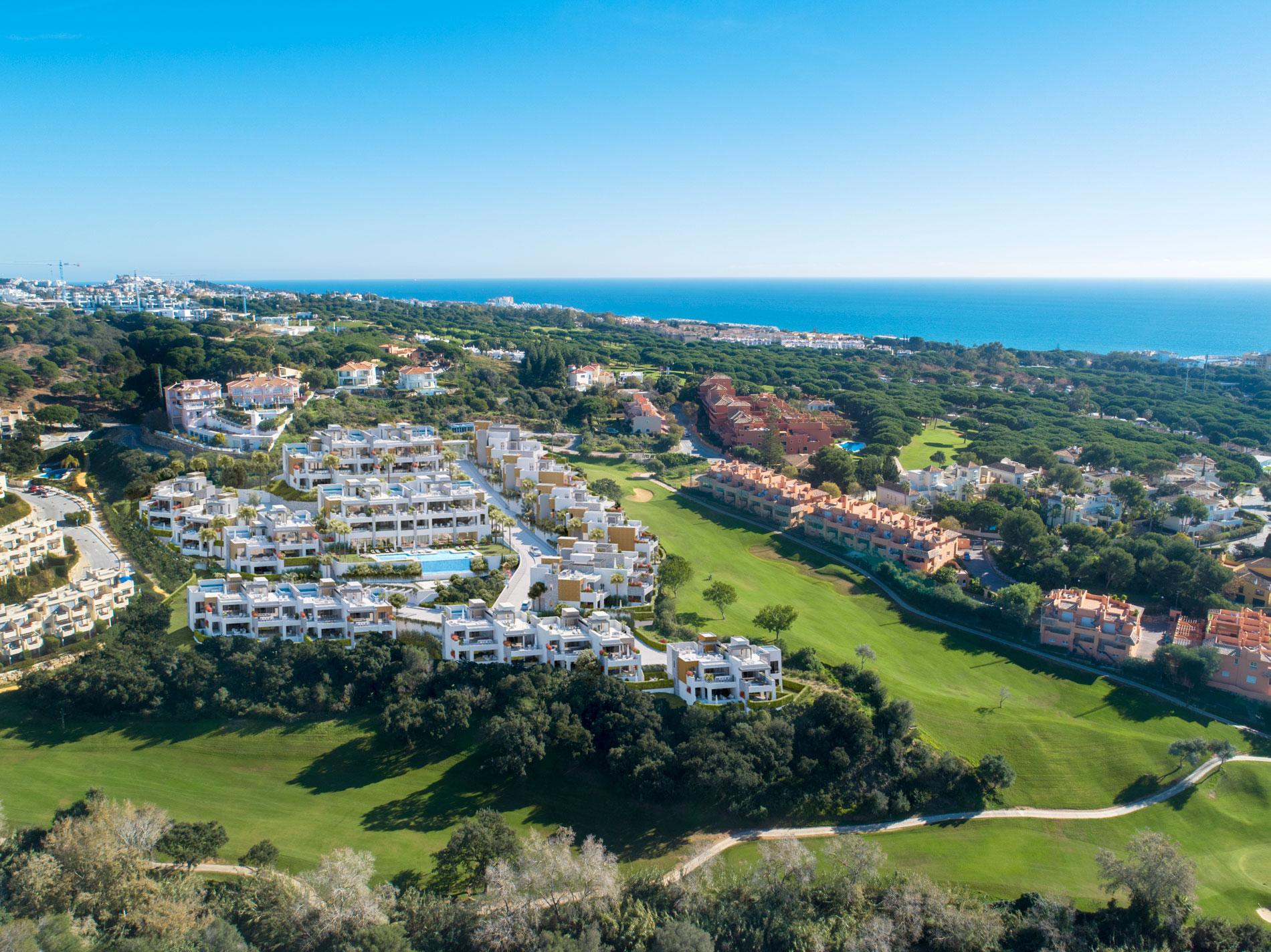 2, 3 and 4 bedrooms apartments on the front line of the Cabopino Golf Coursein Marbella. Designed to offer you all the luxury of a resort inside your ownhome.