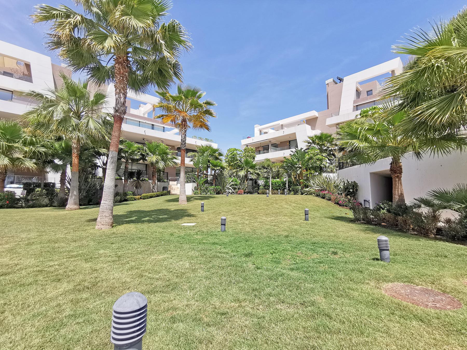 Appartement te koop in Cabopino, Marbella Oost