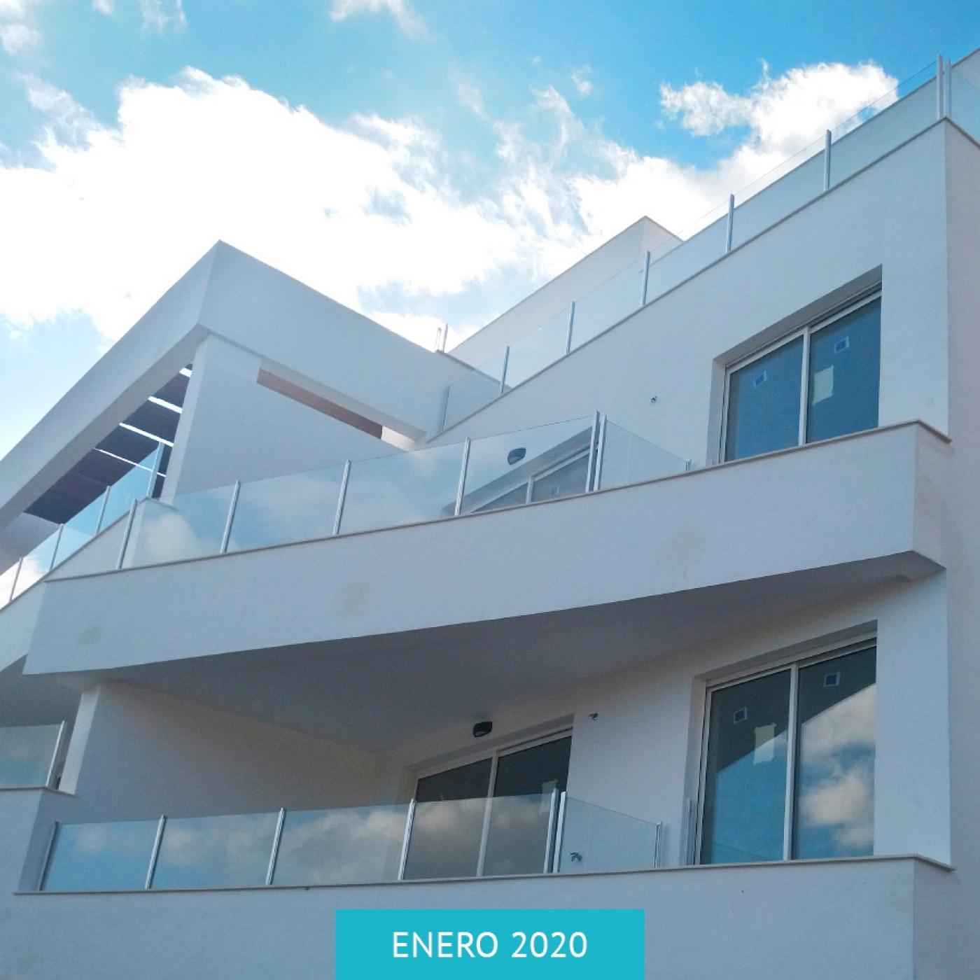 Duplex en venta en Los Altos de los Monteros, Marbella Este