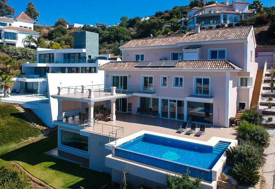 Villa til salg i Los Altos de los Monteros, Marbella Este