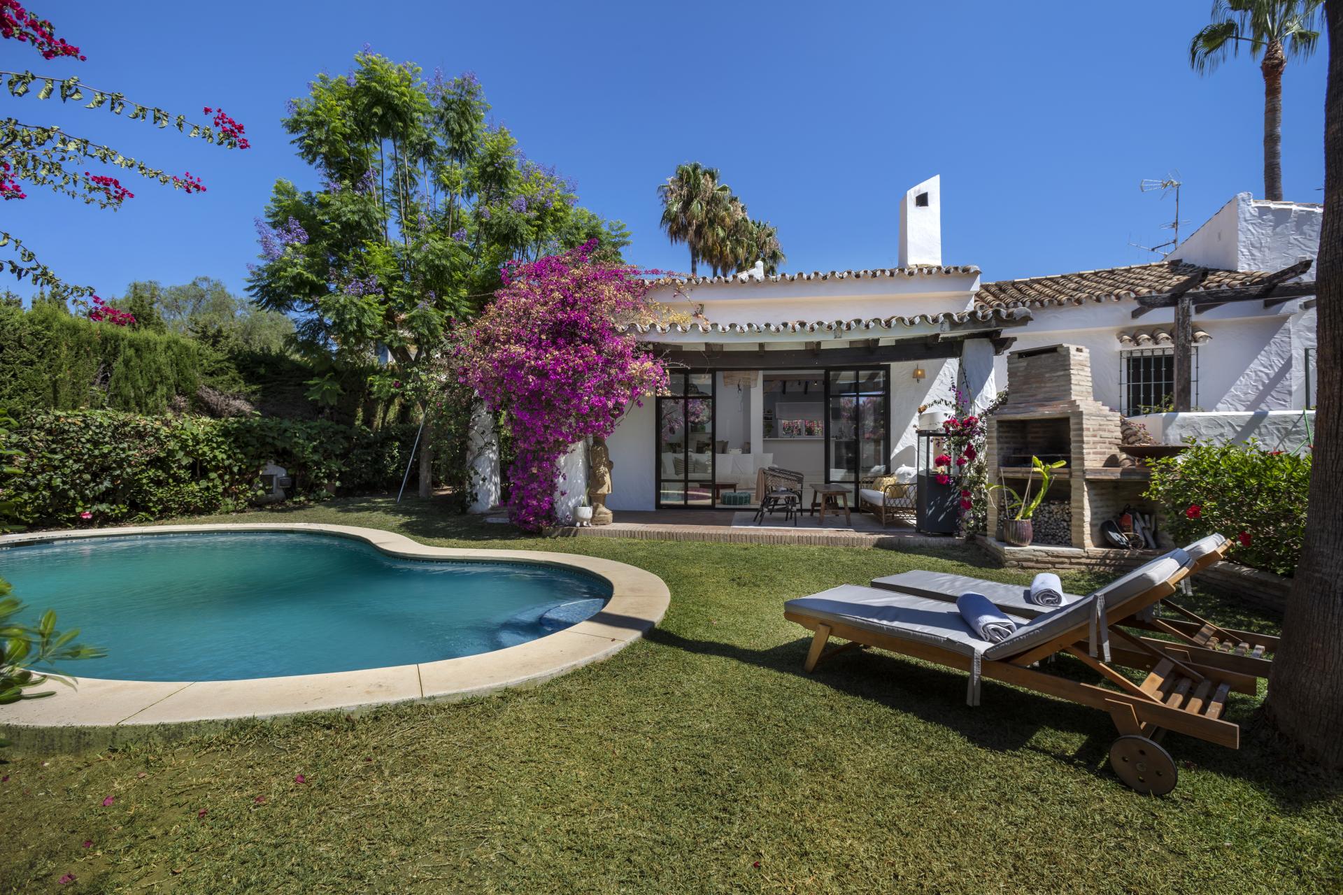 Villa til salg i Nueva Atalaya, Estepona East