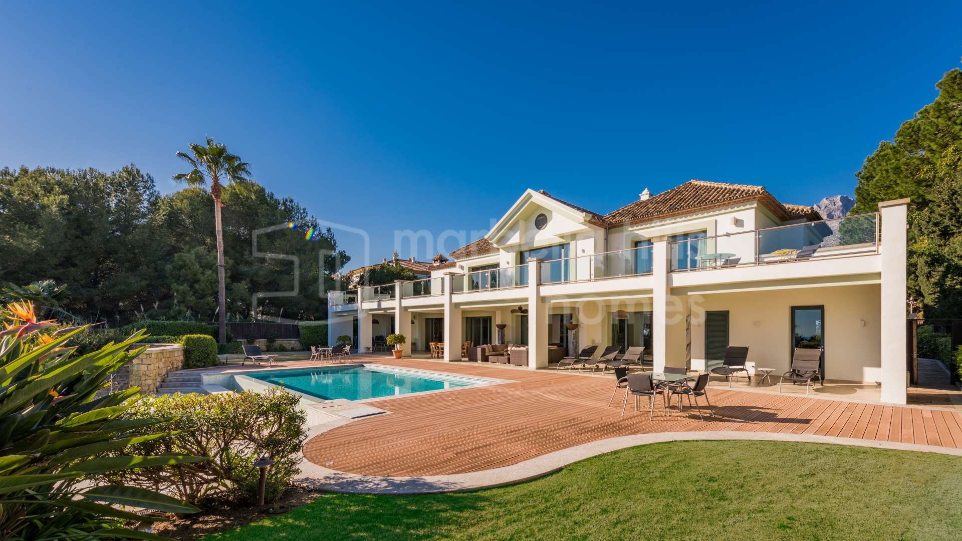 Elegant 7 bedroom Villa with Breathtaking Sea Views and walking distance to the beach on the Golden Mile