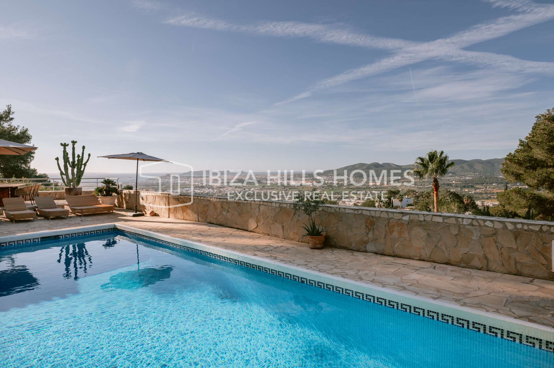 Luxusvilla mit 7 Schlafzimmern, Meerblick und Gästehaus in Can Furnet, Ibiza
