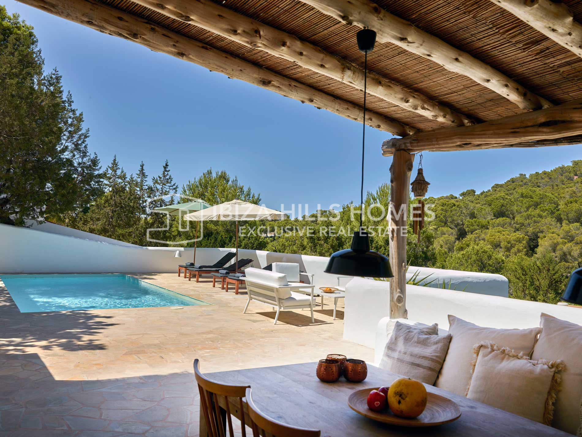 Exklusive 8 Schlafzimmer Villa mit drei unabhängigen Einheiten, privatem Pool und spektakulärem Meerblick in Cala Vadella, Ibiza