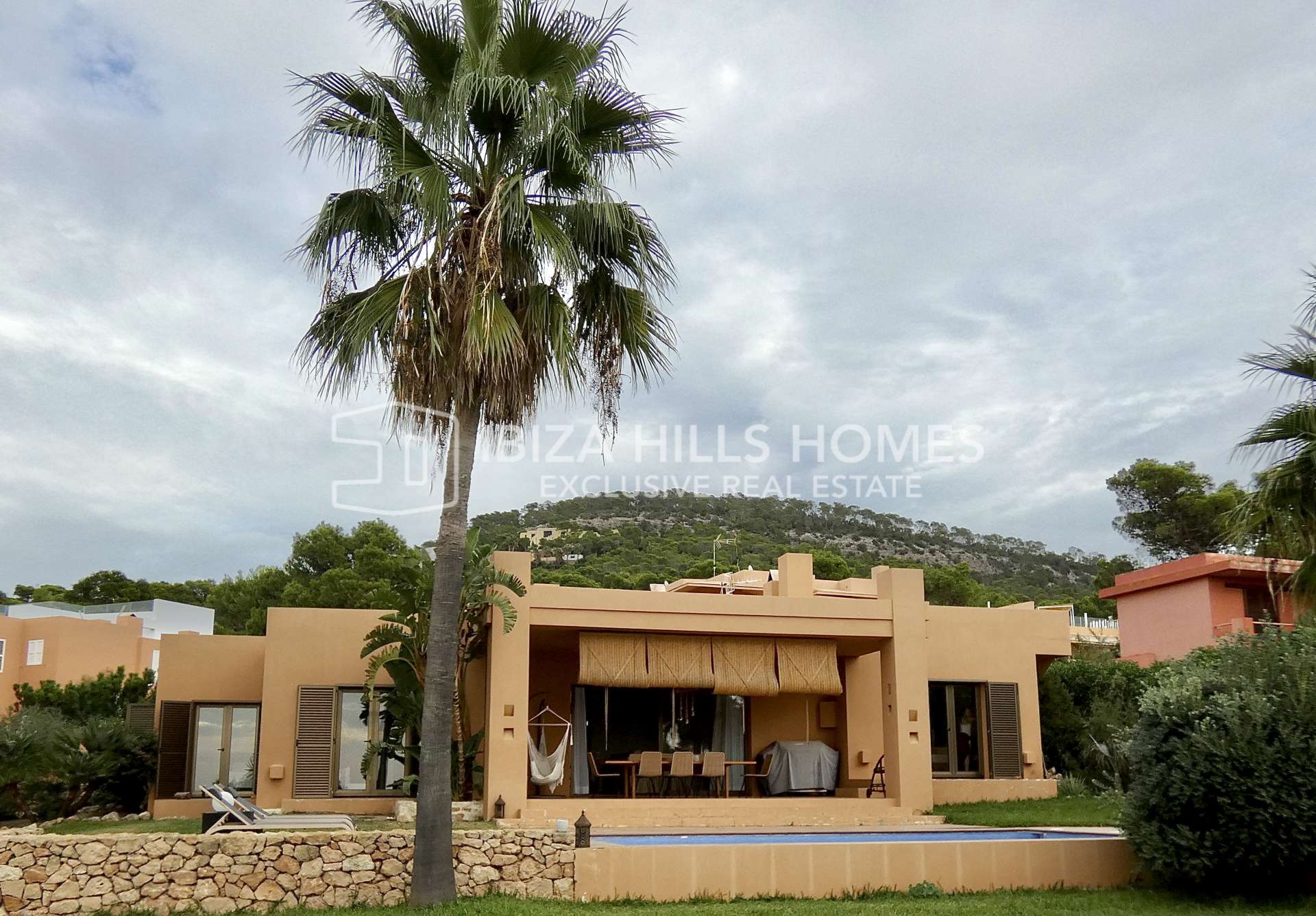 Precioso bungalow de 3 dormitorios con vistas al mar en Calo d´en Real - San José