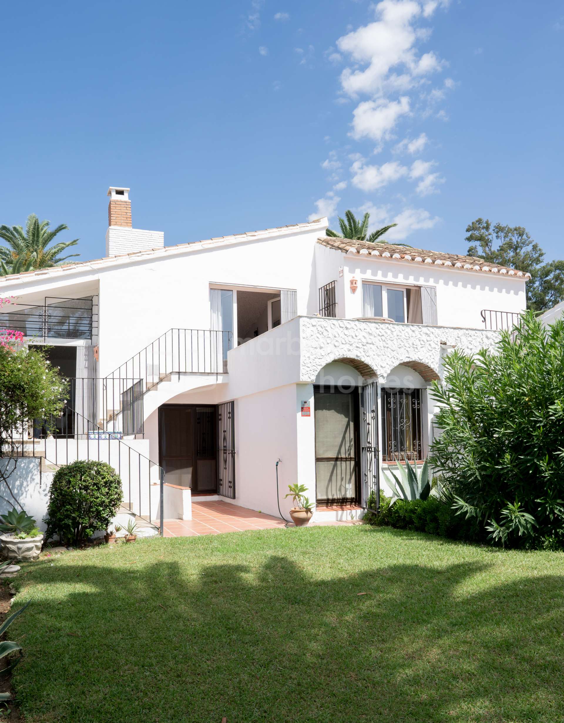 Villa Andalouse de 5 Chambres avec vue sur la Mer à Selwo, Estepona -  Marbella Cribs Real Estate