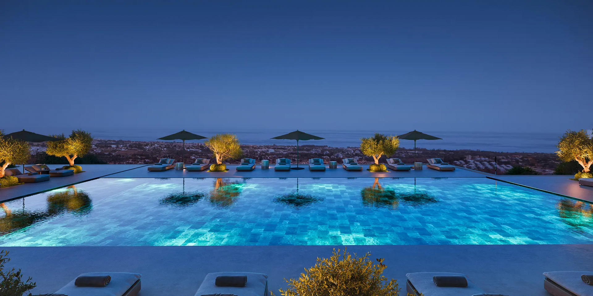 Sky villa penthouse with breathtaking views in Benahavís