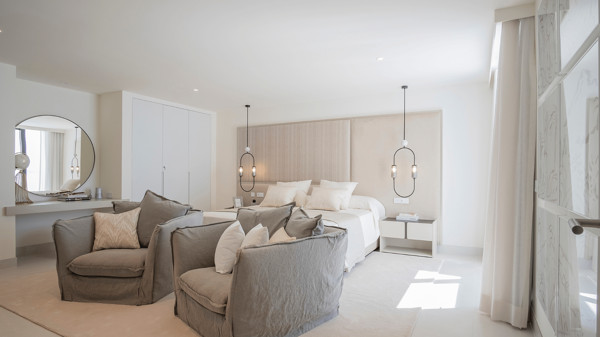 Fascinating villa with concierge and beach club