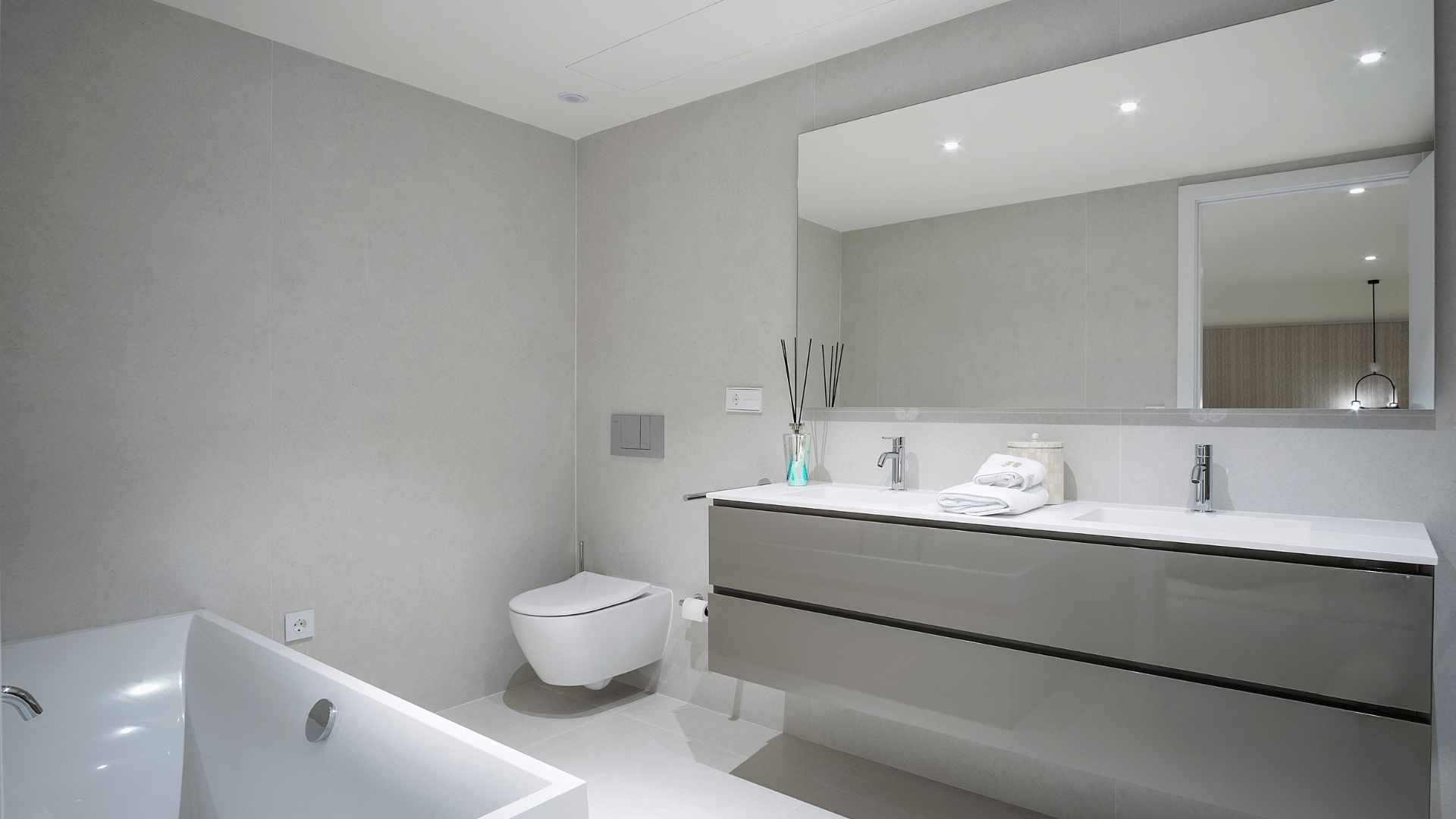 Impressive sky villa with views of the cliffs