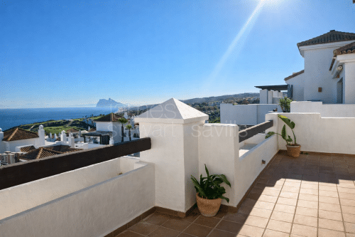 Penthouse with panoramic sea and Gibraltar views – Marina de Alcaidesa