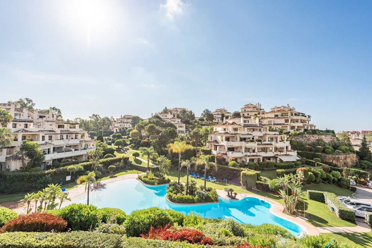 Apartment in Benahavis