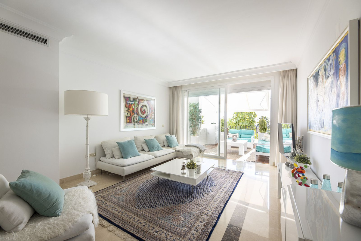 Apartment in Benahavis