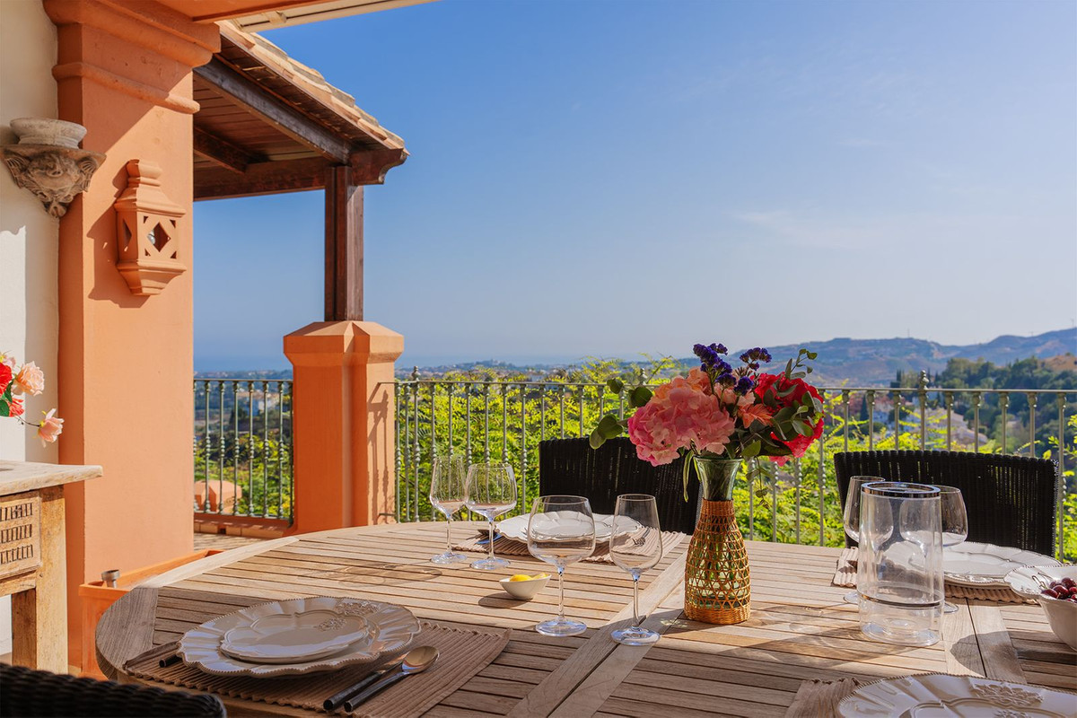 Apartment in Benahavis