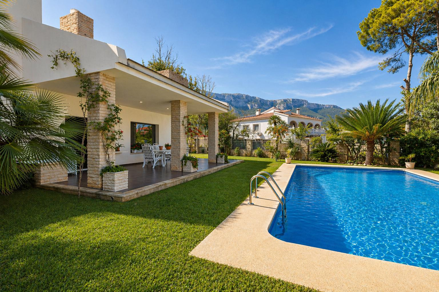 JV1105 - Chalet/Villa en venta en Denia