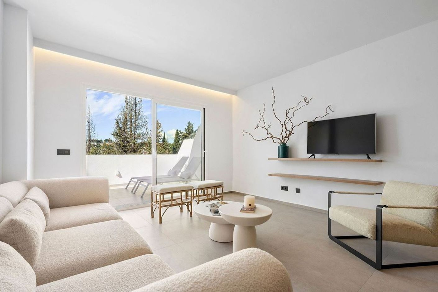 Duplex Penthouse · Nueva Andalucia thumbnail 4