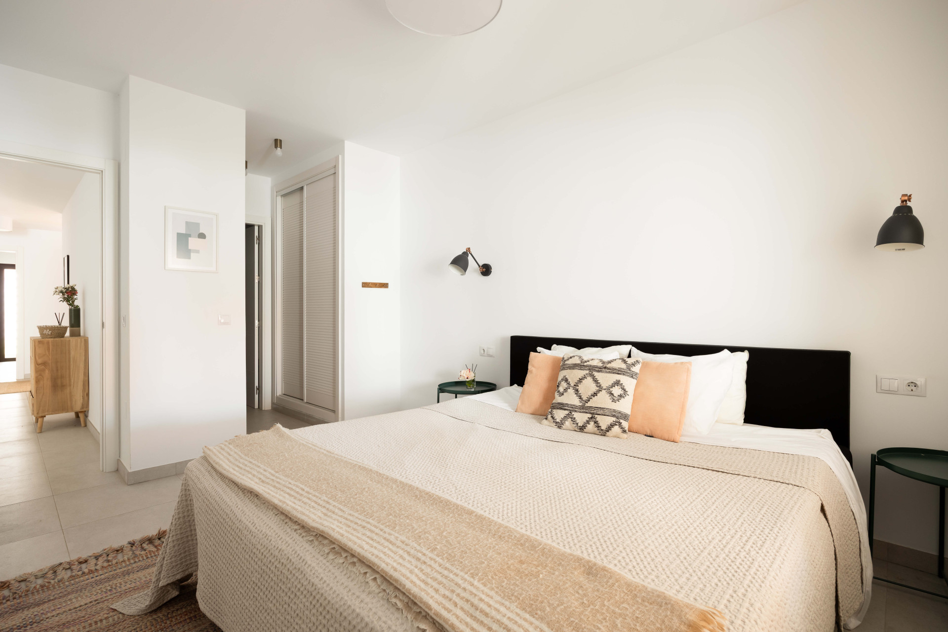 Luxury 3-bedroom apartment in Nueva Andalucía, close to the beach with sea views