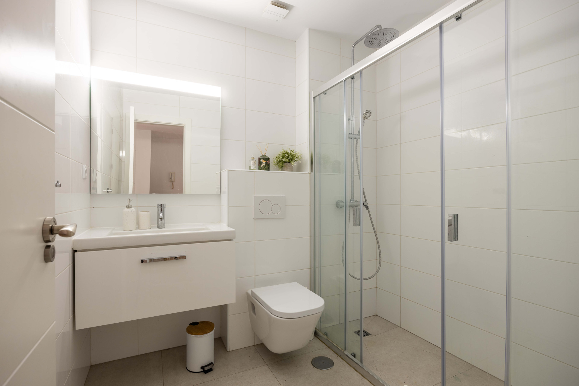Luxury 3-bedroom apartment in Nueva Andalucía, close to the beach with sea views