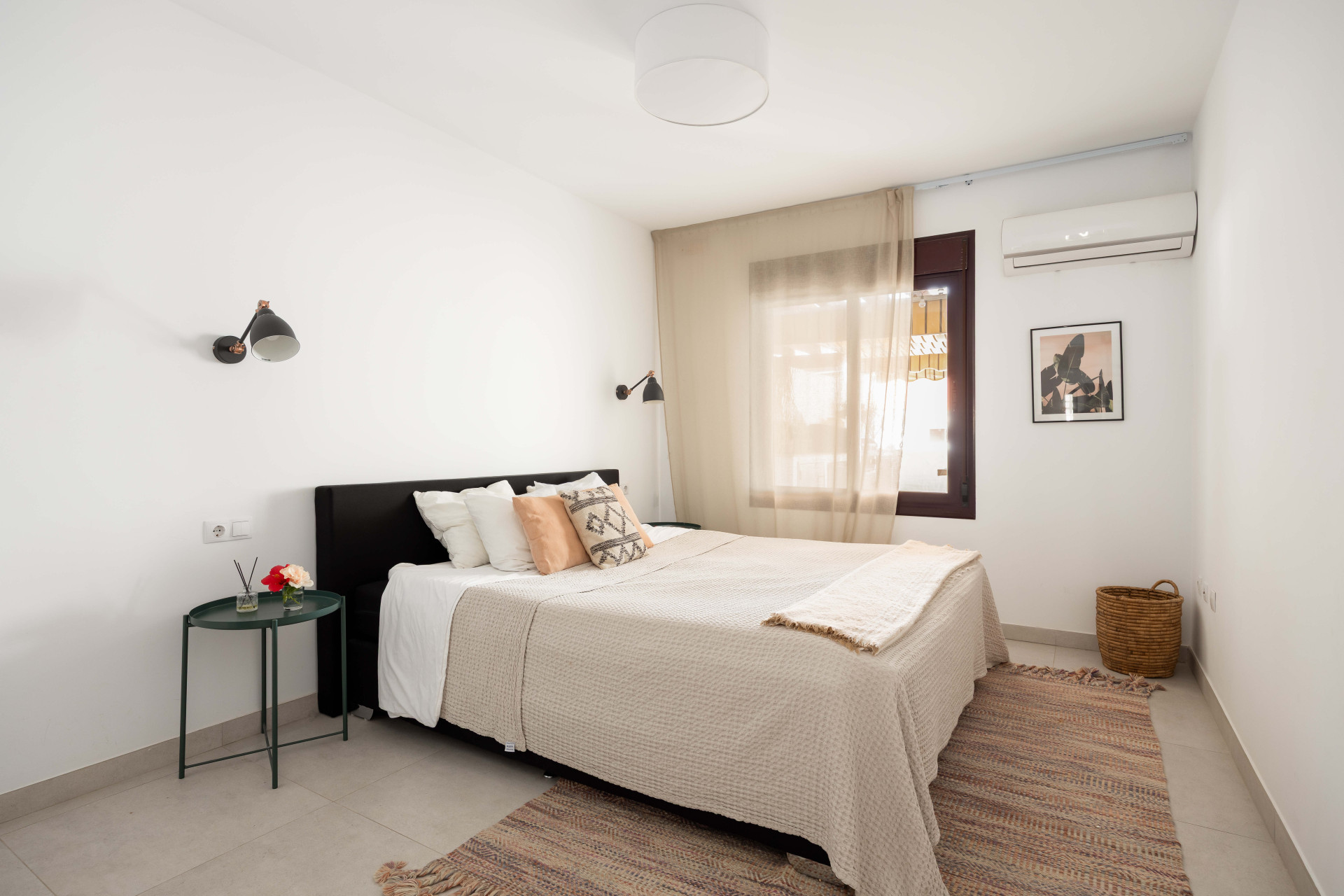 Luxury 3-bedroom apartment in Nueva Andalucía, close to the beach with sea views