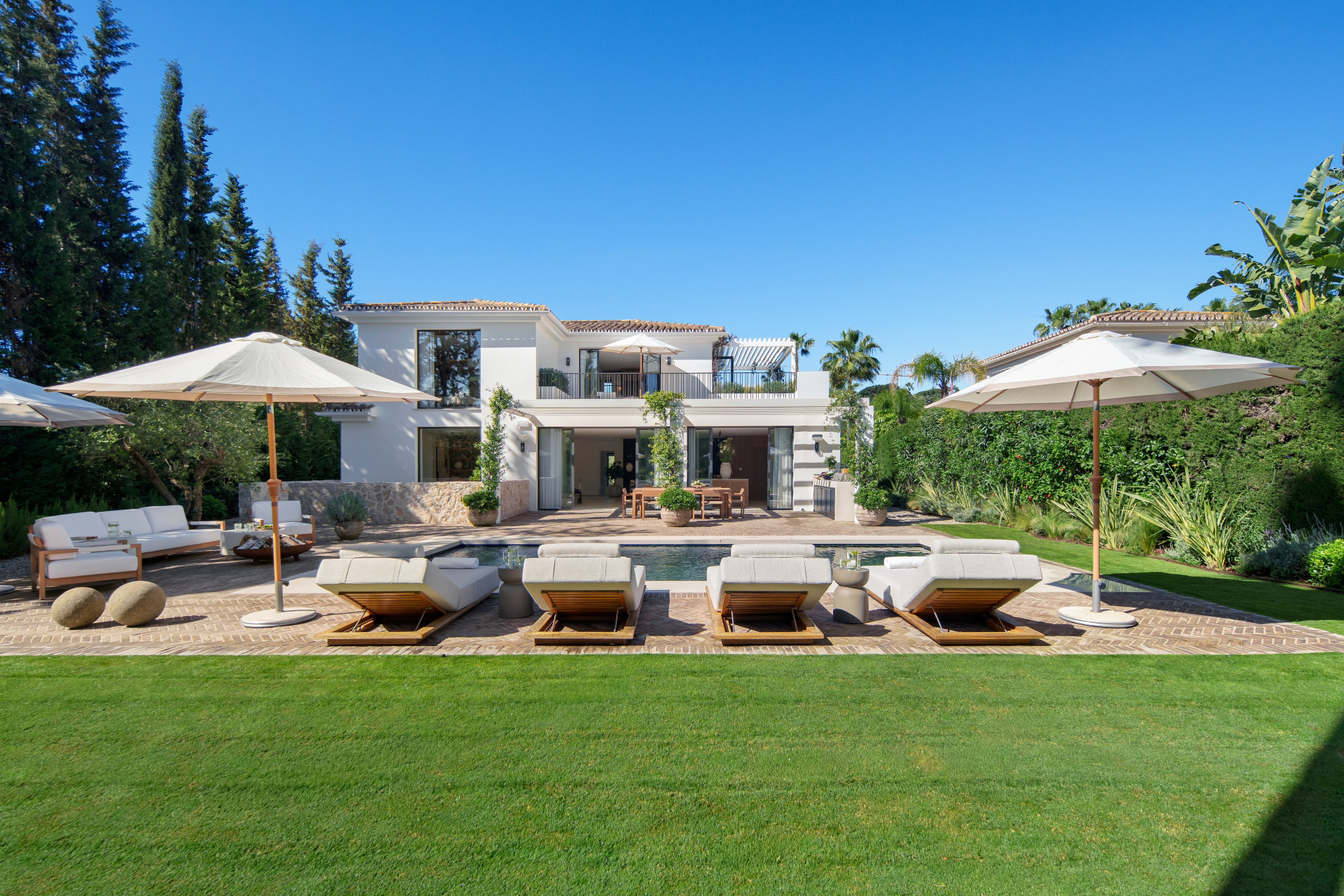 Villa in Marbella (Nueva Andalucia) - 4 beds