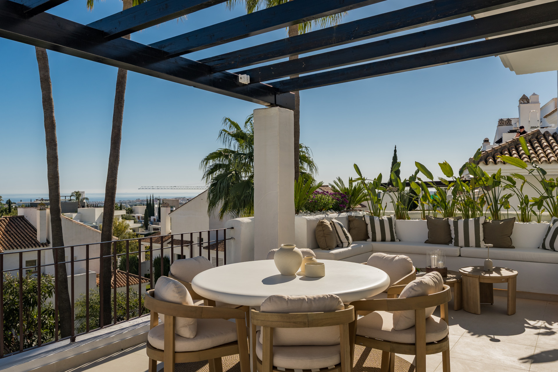 Duplex Penthouse in Marbella (Nueva Andalucia - La Quinta Village) - 3 beds