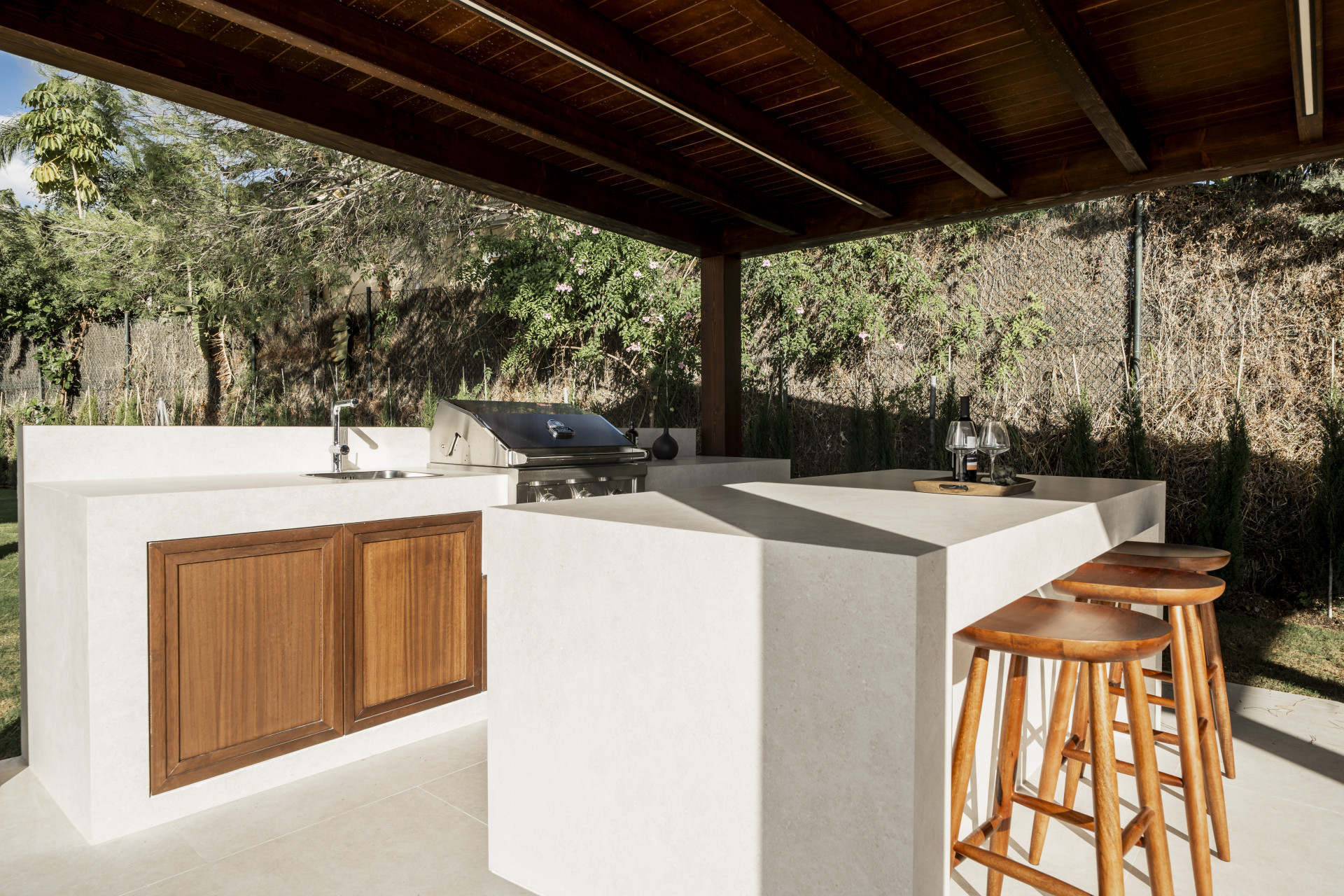 Nestled in the heart of Nueva Andalucía, Auriga 13 is a newly renovated villa offering a blend of comfort and style